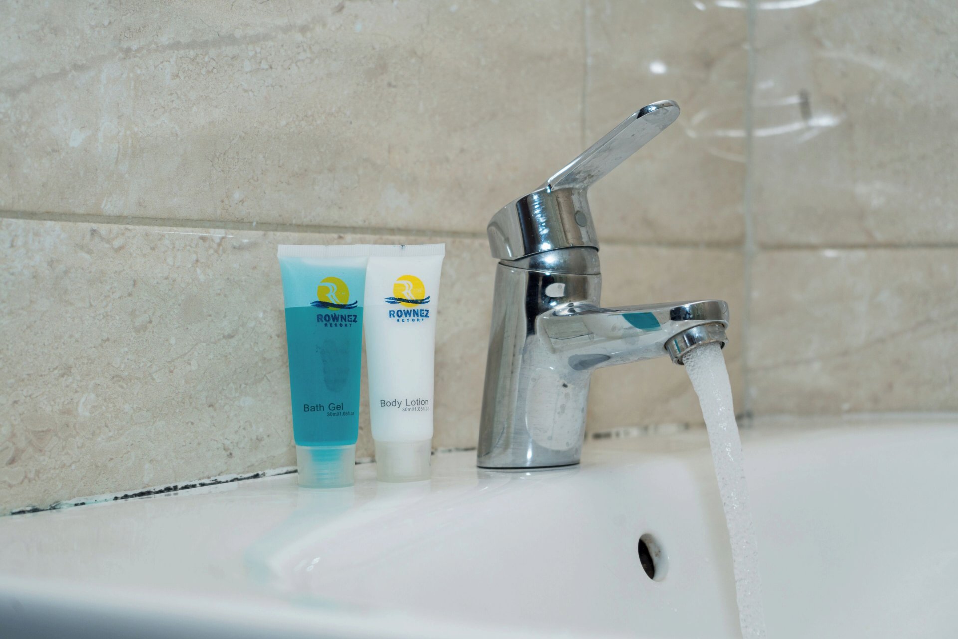Rownez-branded toiletries in the bathroom